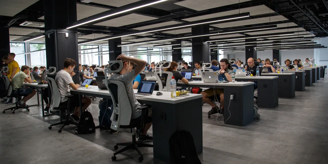 我们致力于通过技术创新，为用户提供安全、便捷、智能的金融信息服务。 - 旺财28